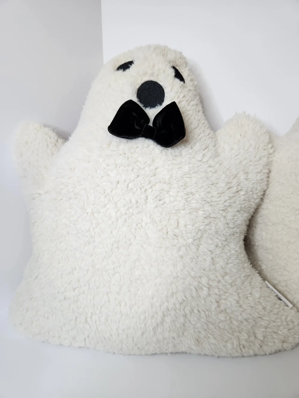 Novogratz Plush Cream Ghost Family Pillow Set - Mr. & Mrs. Ghost Halloween Decor